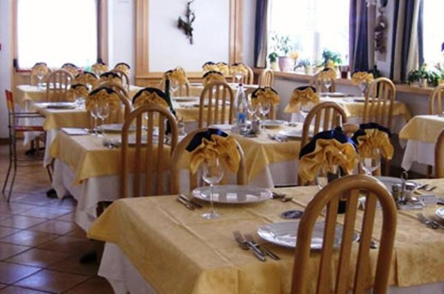 Hotel Zanon Ziano di Fiemme Eksteriør billede